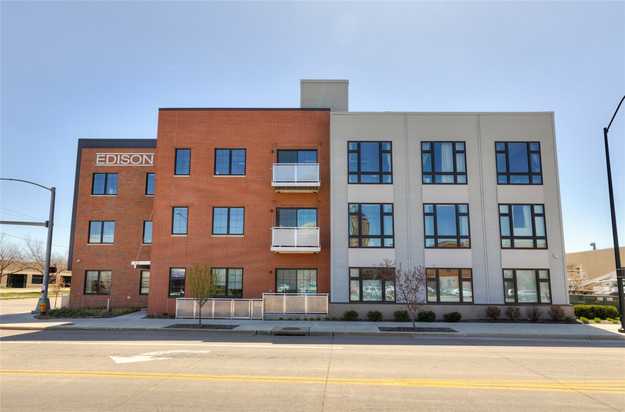 Property Photo:  400 SW 7th Street 303  IA 50309 