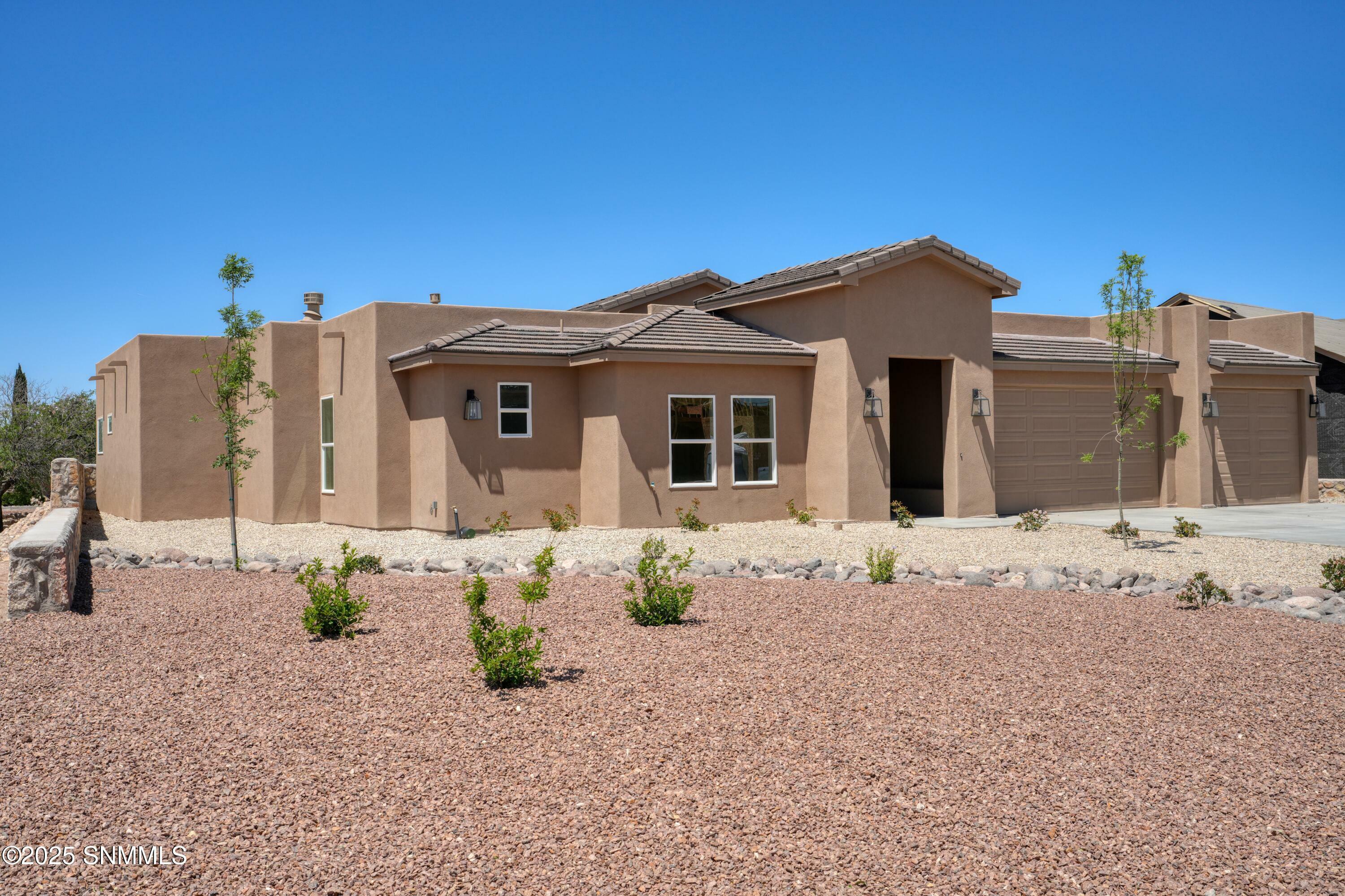 Property Photo: 4080 Santa Elena Place NM 88005