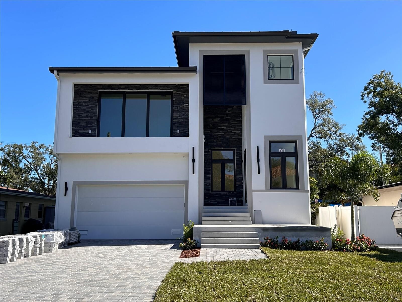 Property Photo:  519 W Davis Boulevard  FL 33606 