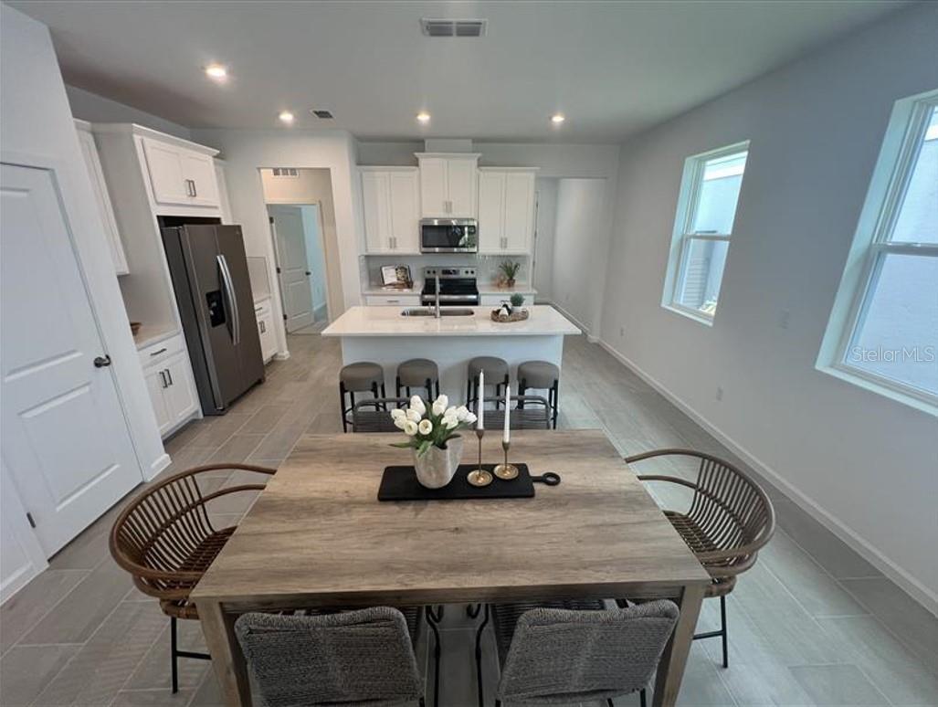 Property Photo: 13046 Pergola Avenue FL 32832