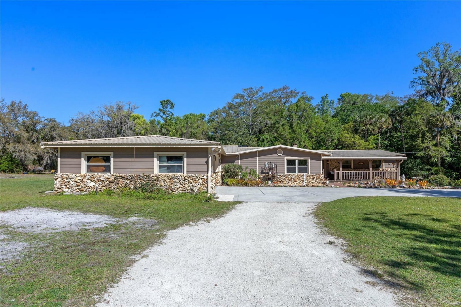 Property Photo: 20 Lido Road FL 32708