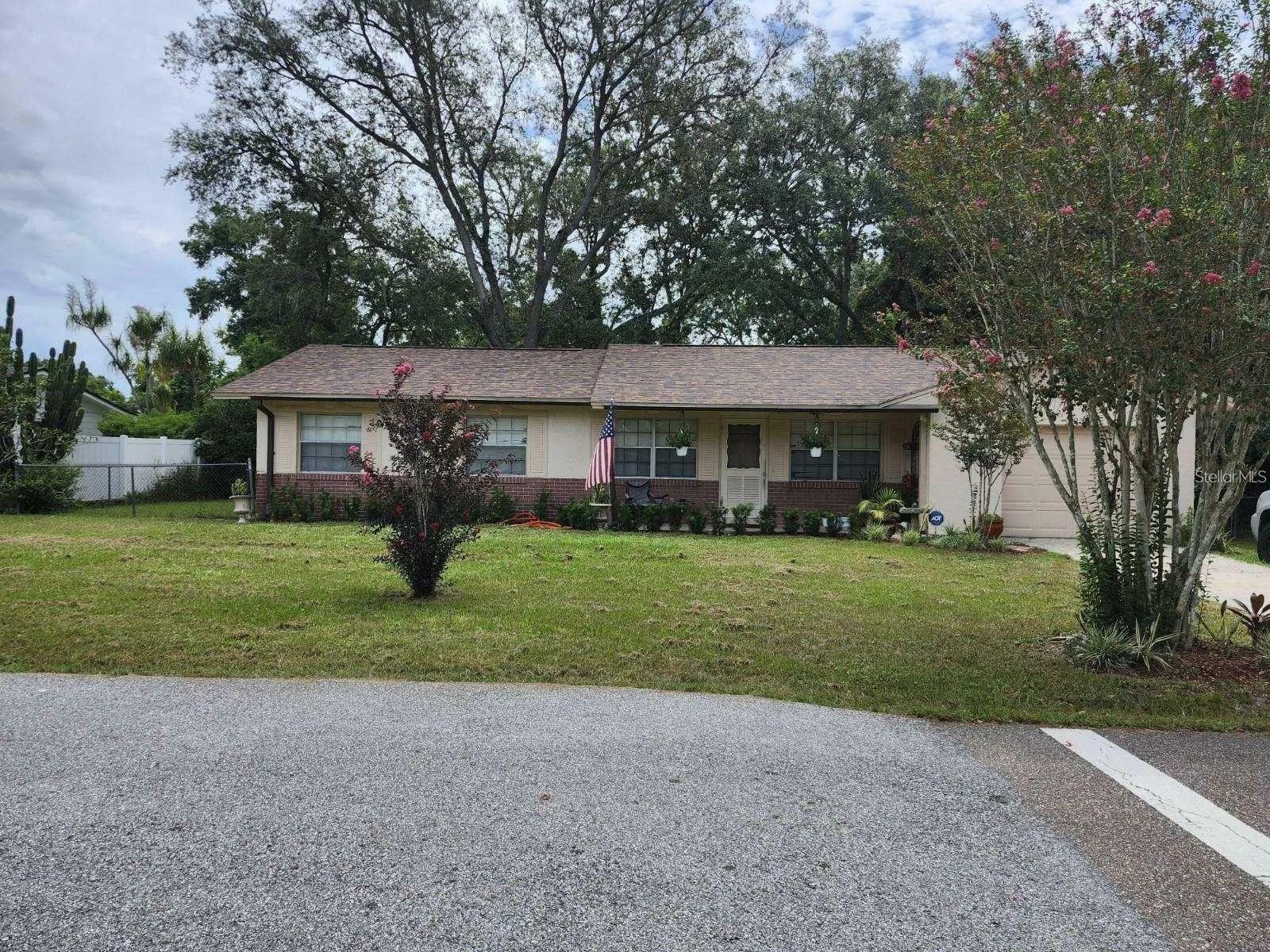 Property Photo: 123 N High Street FL 32746