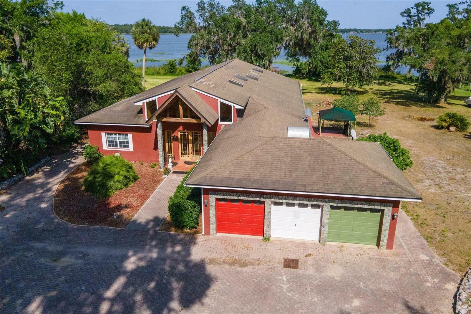 Property Photo: 2400 N Griffin Drive FL 34748