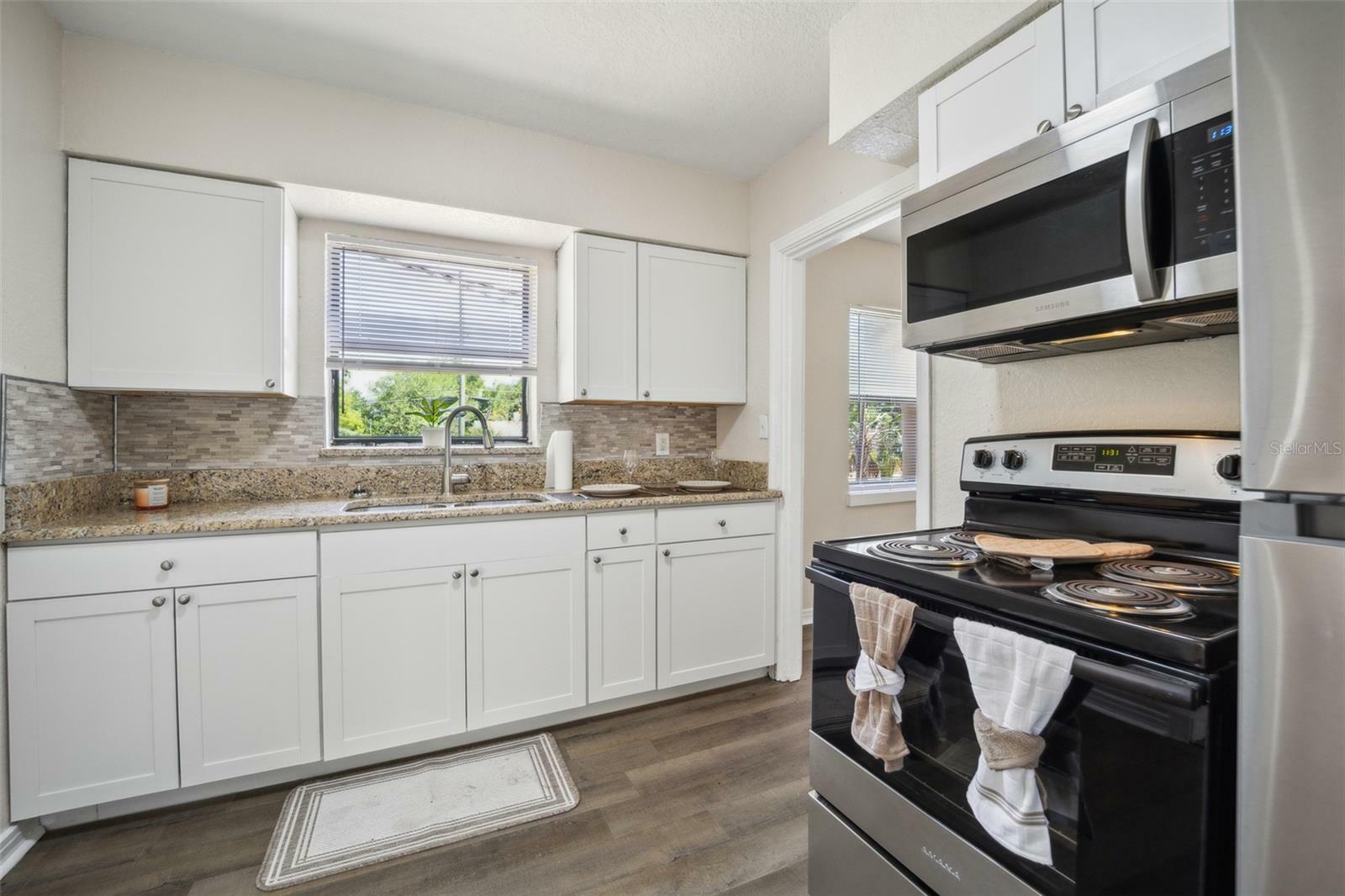 Property Photo: 406 W Valencia Street FL 33805
