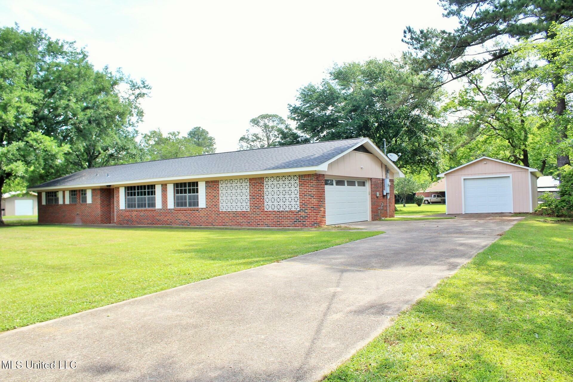 Property Photo: 6908 Trehern Street MS 39563