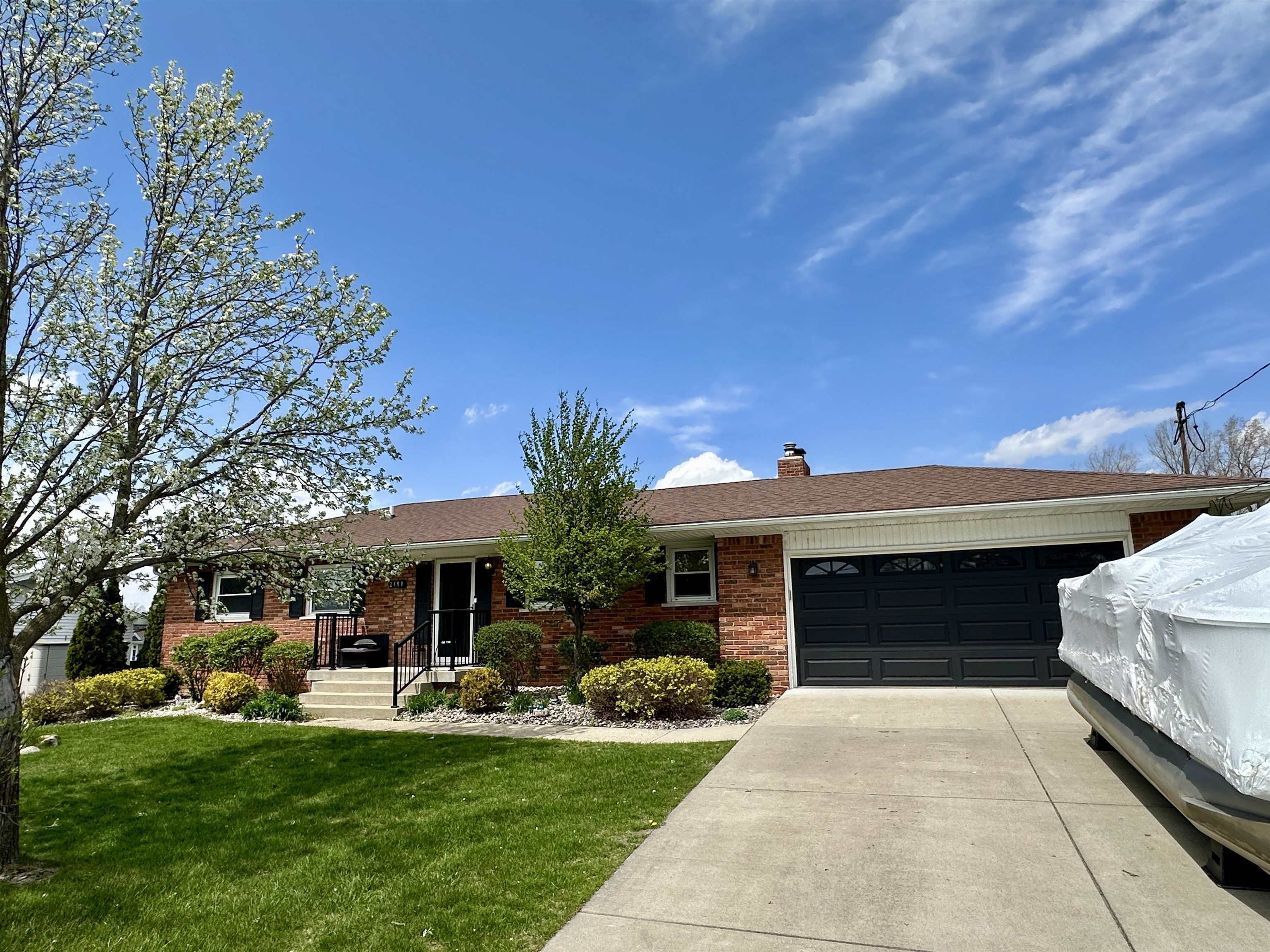 Property Photo:  2490 Golden Shores Court  MI 48430-1060 