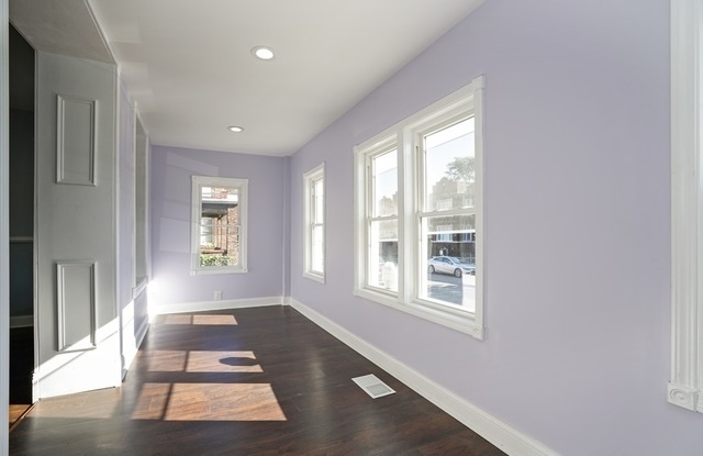 Property Photo: 162 N La Crosse Avenue IL 60644