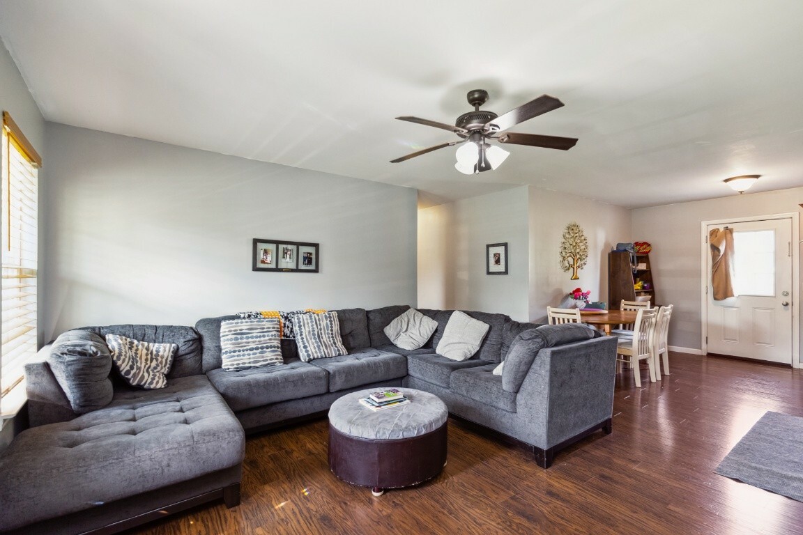 Property Photo: 560 Cascade Ave TN 37110