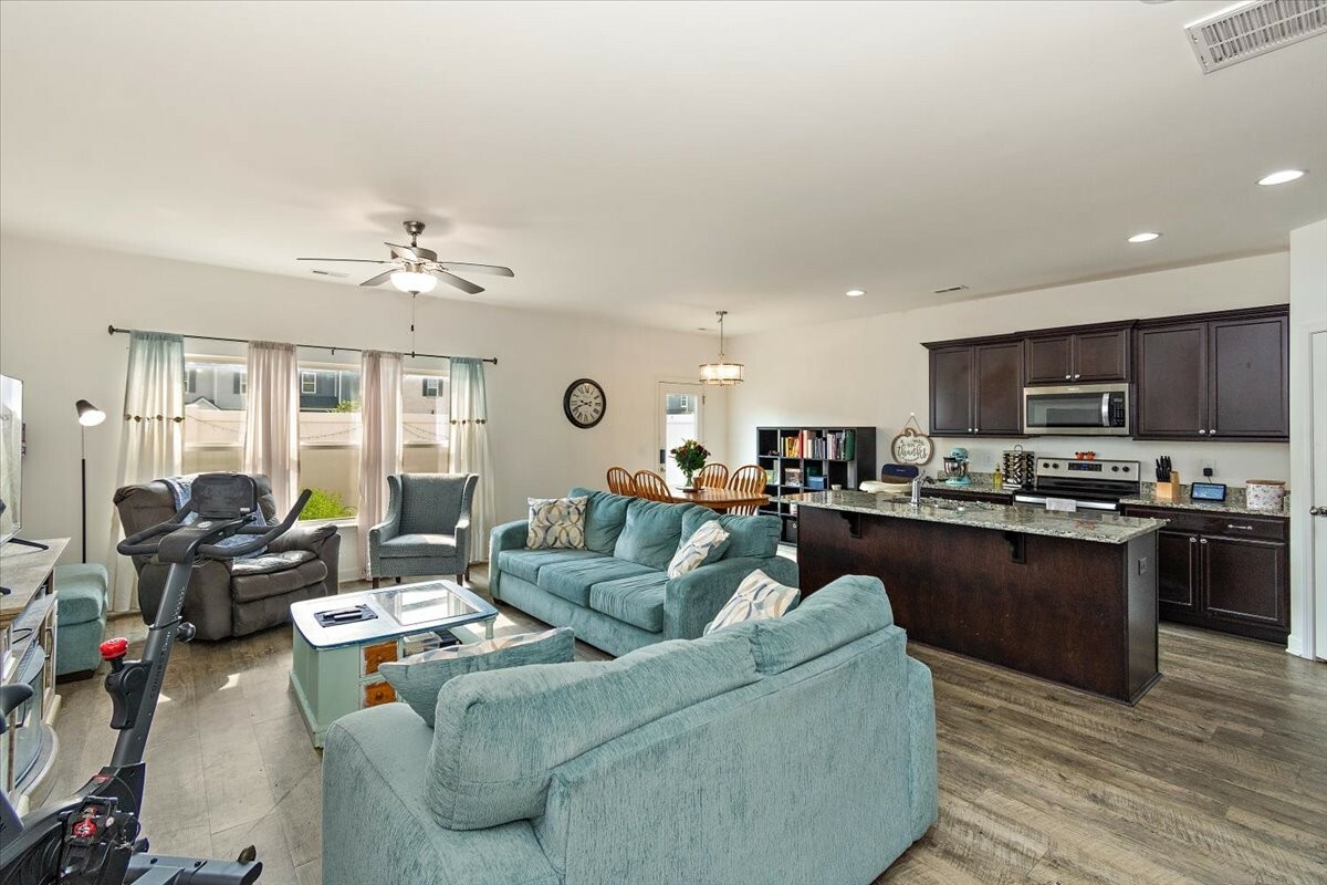 Property Photo: 1706 Lone Jack Ln TN 37129