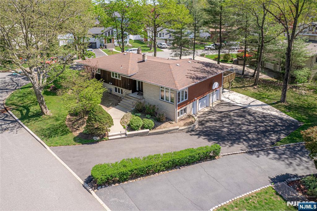 Property Photo:  184 Jenkins Drive  NJ 07632 