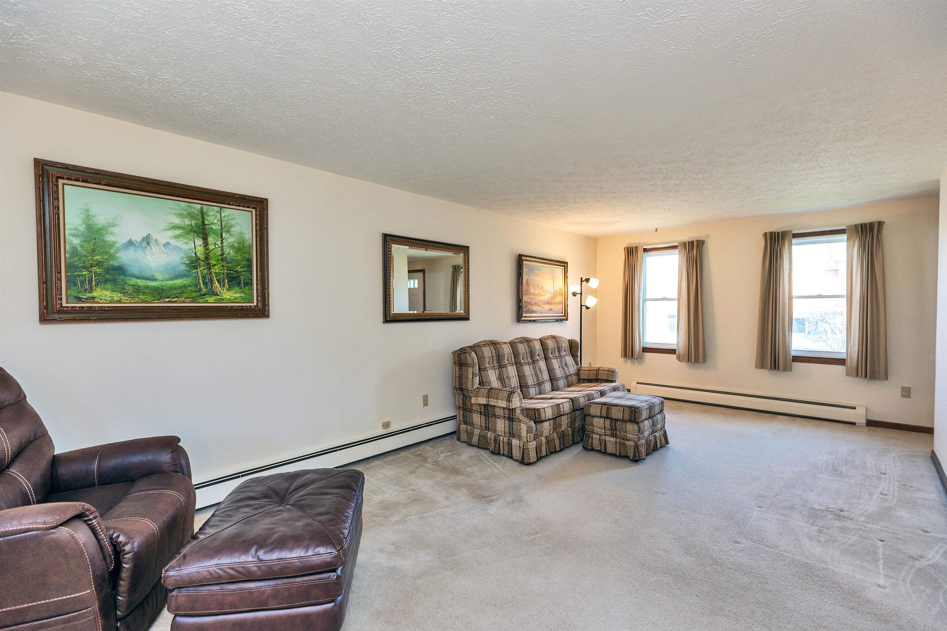 Property Photo: 289 Patricia Lane NH 03104