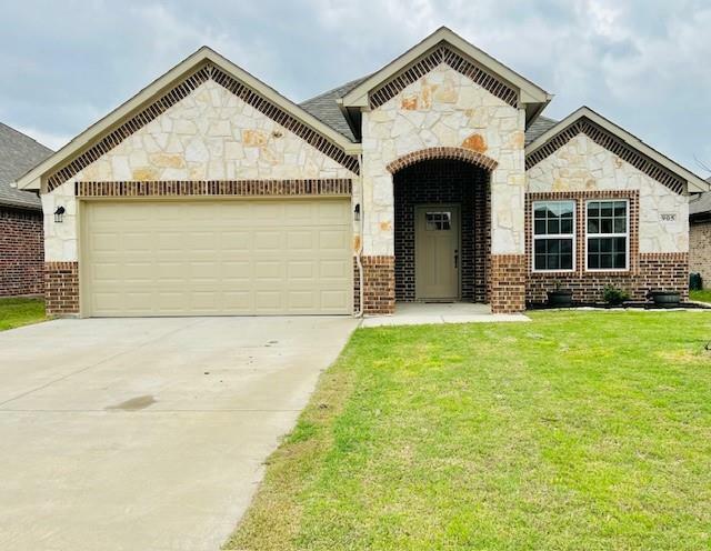 Property Photo: 905 Ransom Way TX 75402