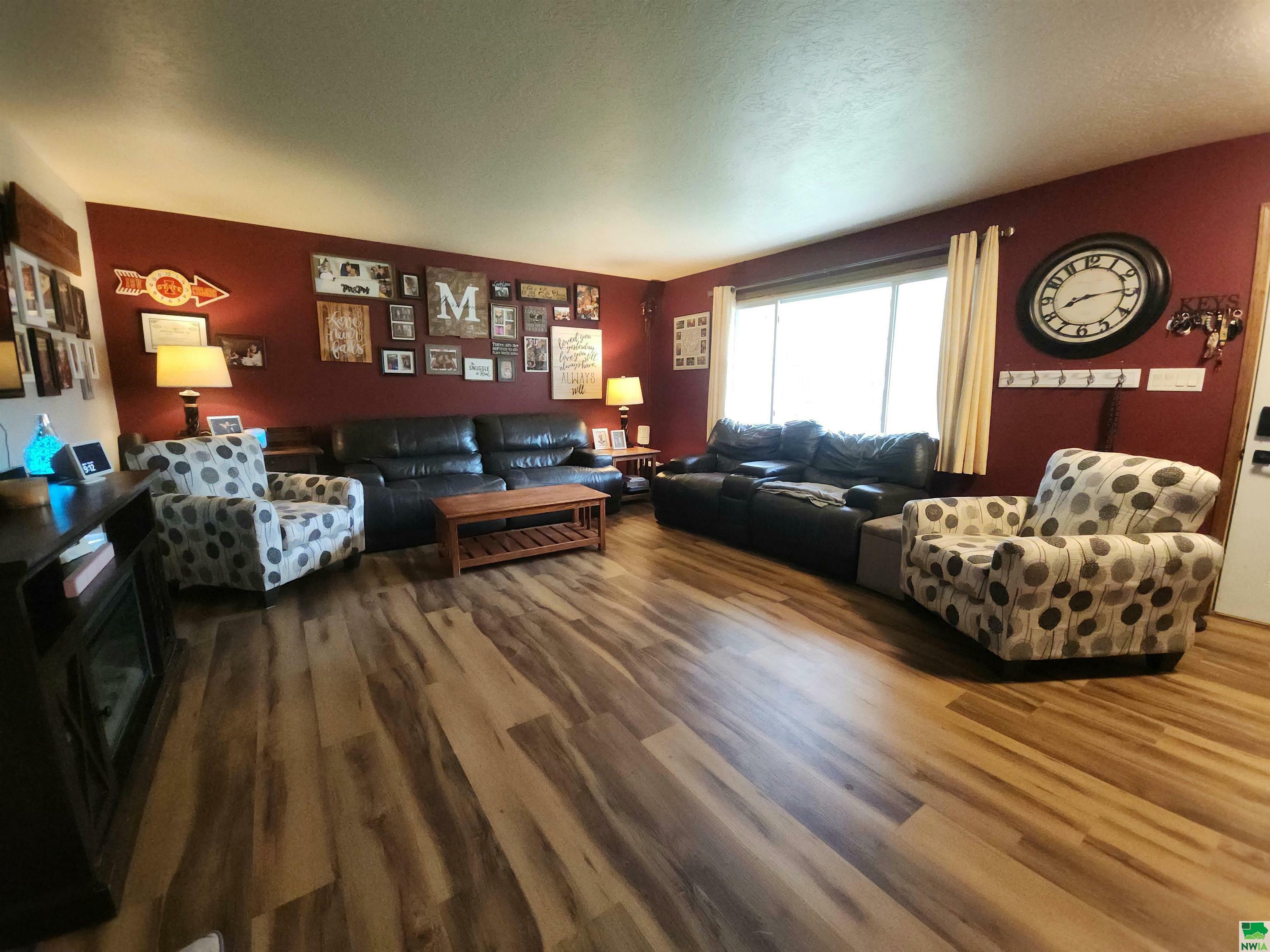Property Photo: 1524 30th St IA 51104