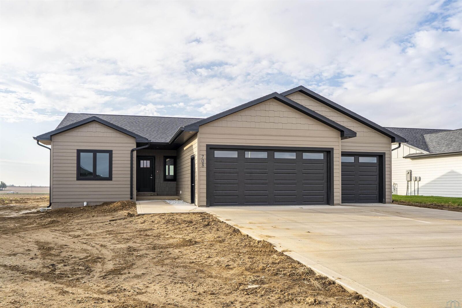 Property Photo:  708 17th St SE  IA 51041 