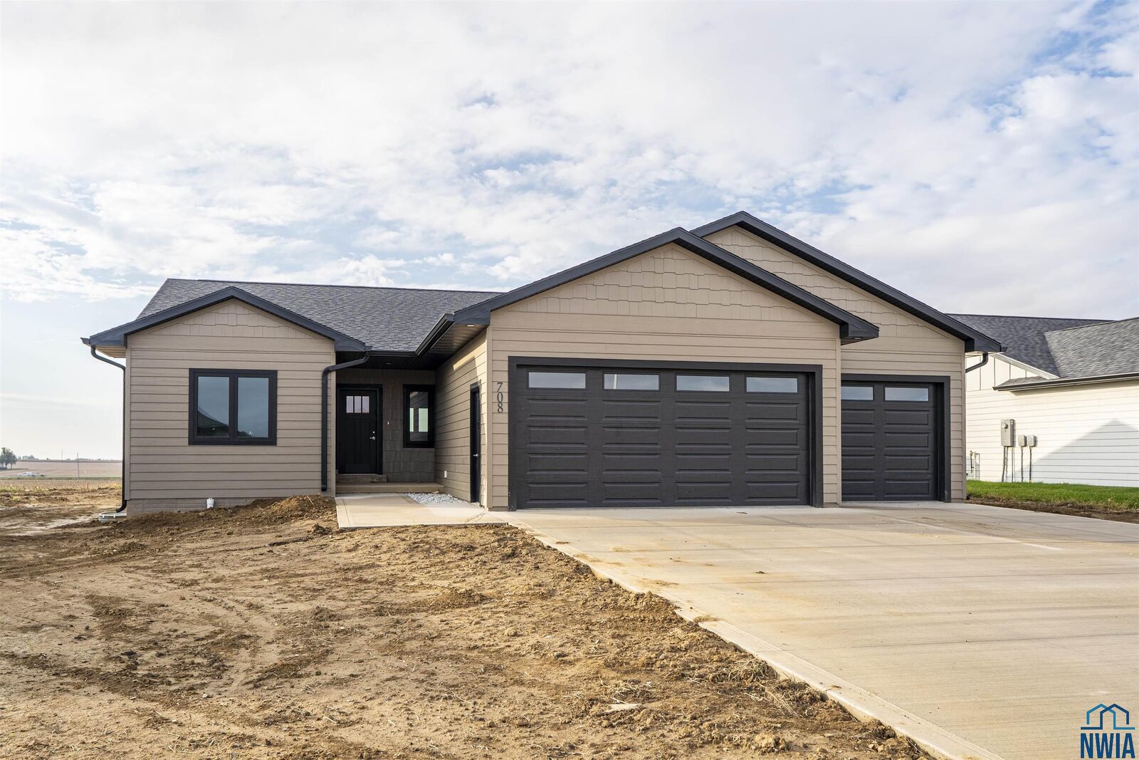 Property Photo: 708 17th St SE IA 51041