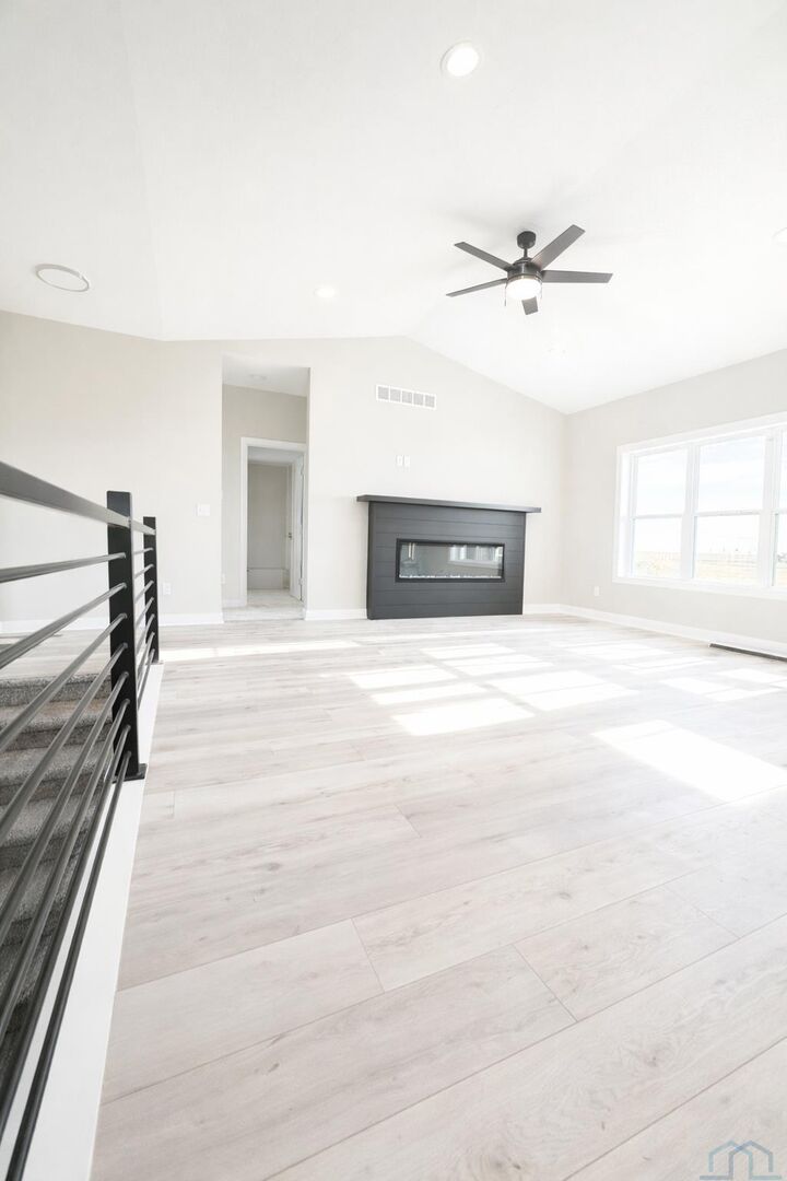 Property Photo: 710 17th St SE IA 51041