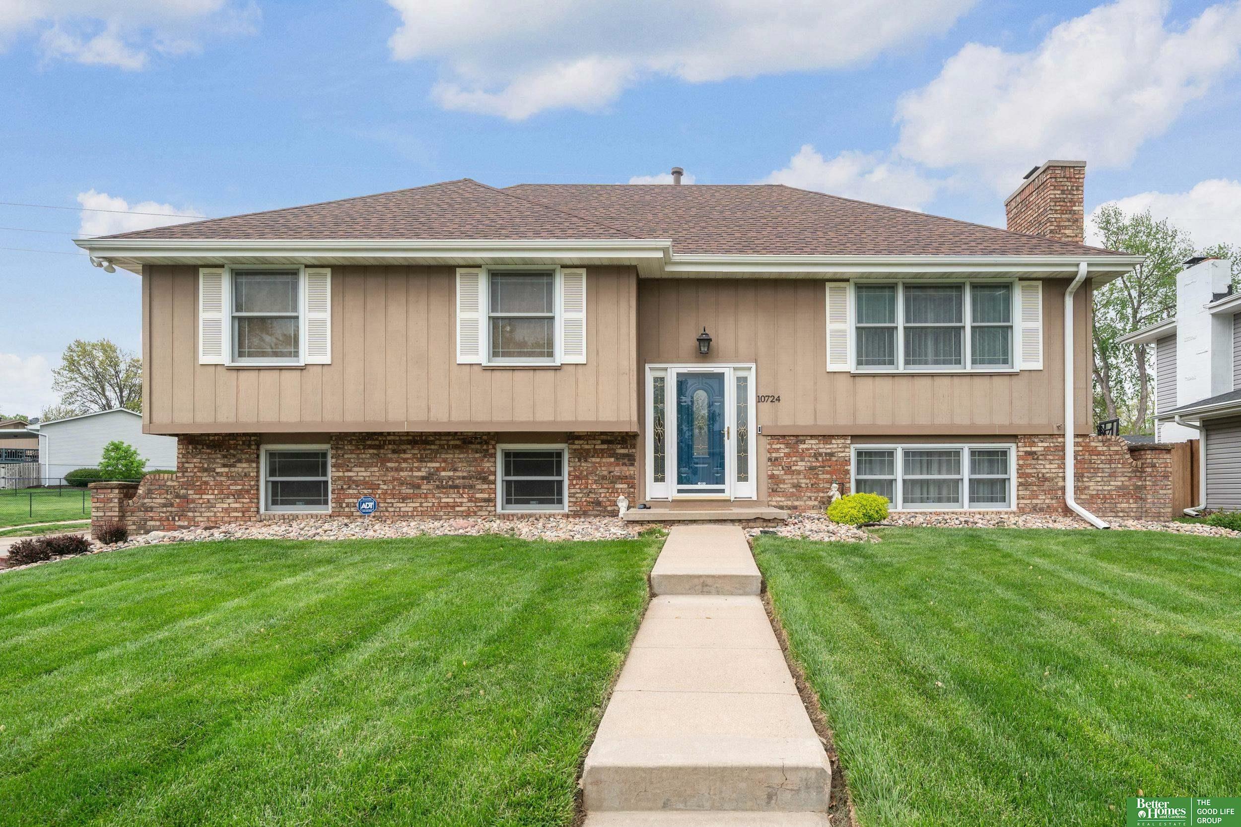 Property Photo: 10724 V Street NE 68127