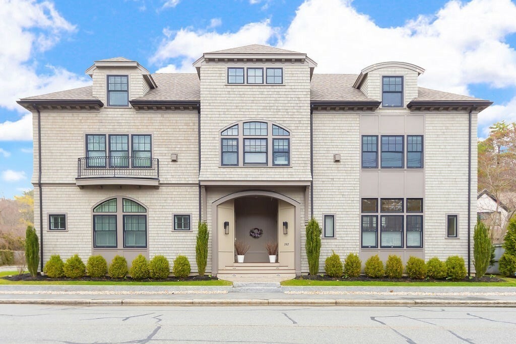 582 Hale St 2  Beverly MA 01915 photo