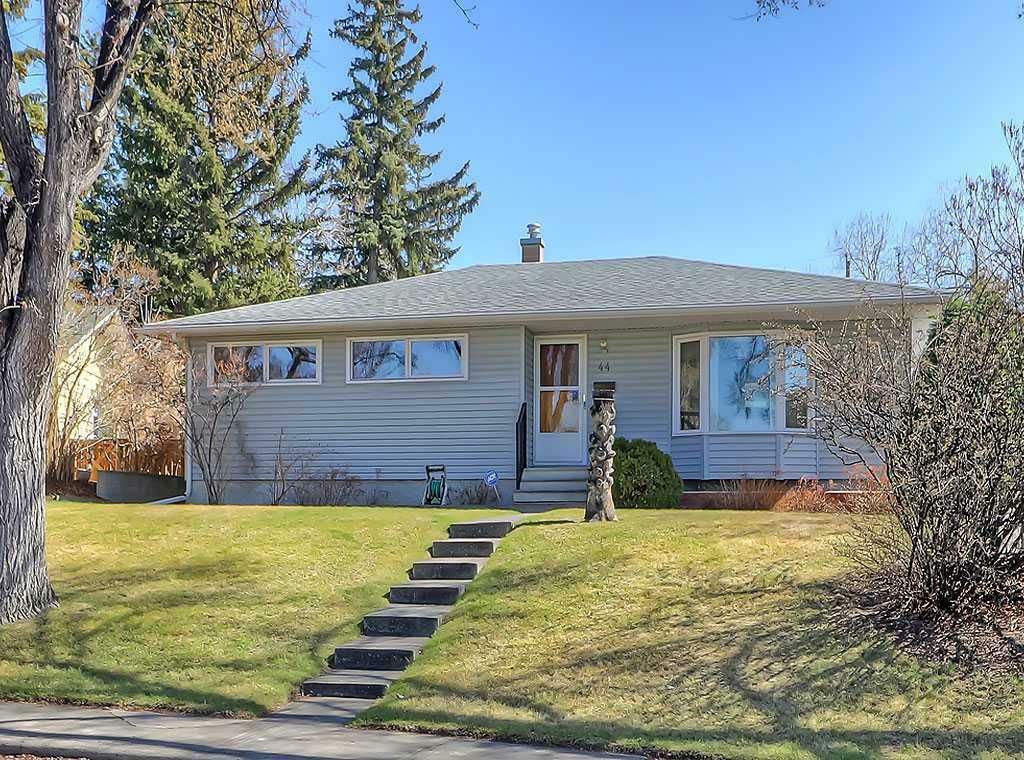 44 Rosevale Drive NW  Calgary AB T2K 1N5 photo