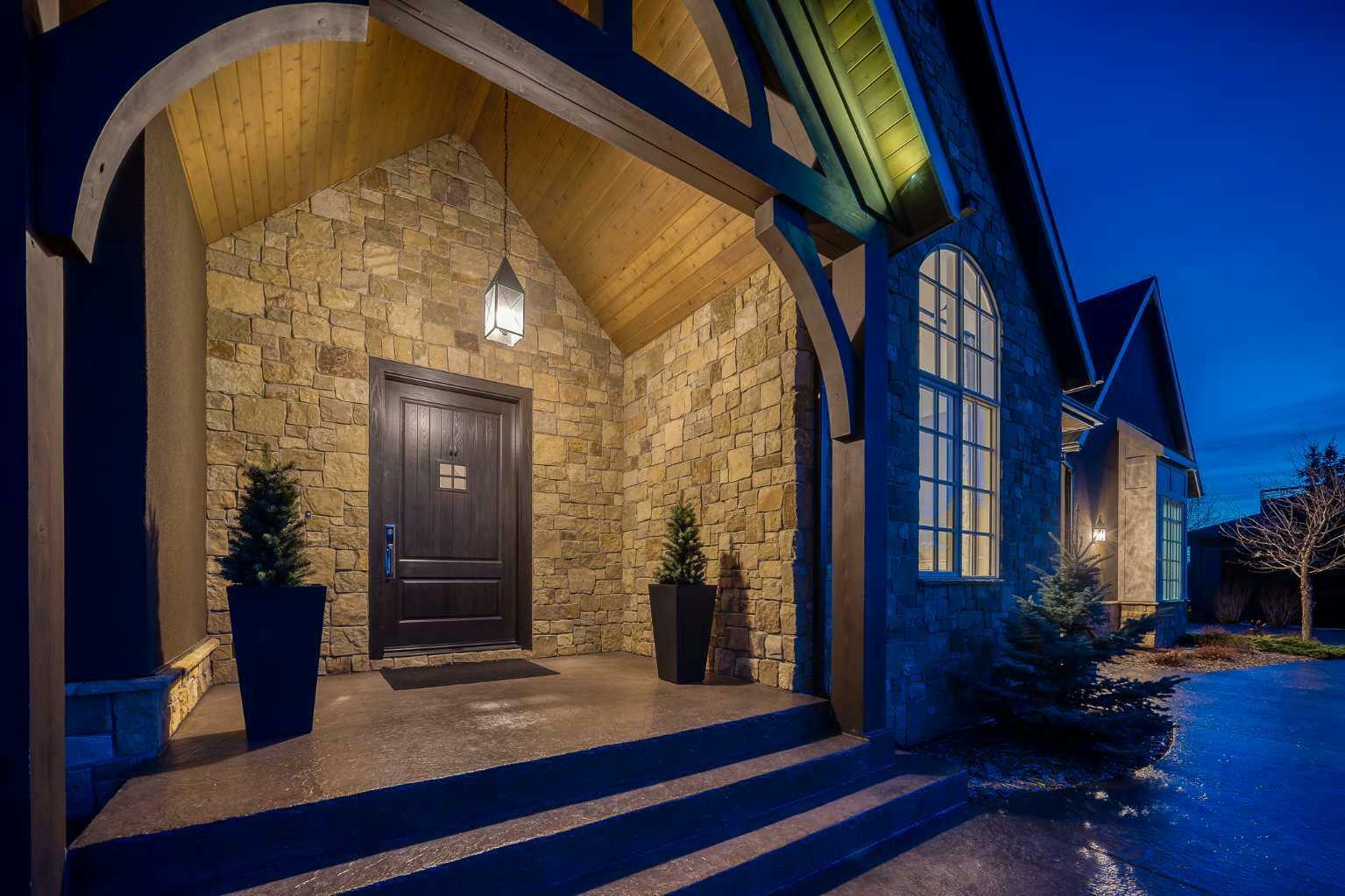Property Photo: 15 Mackenas Court AB T3Z 3C9