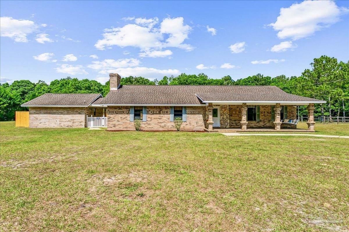 Property Photo:  5322 Richard Rd  FL 32531 