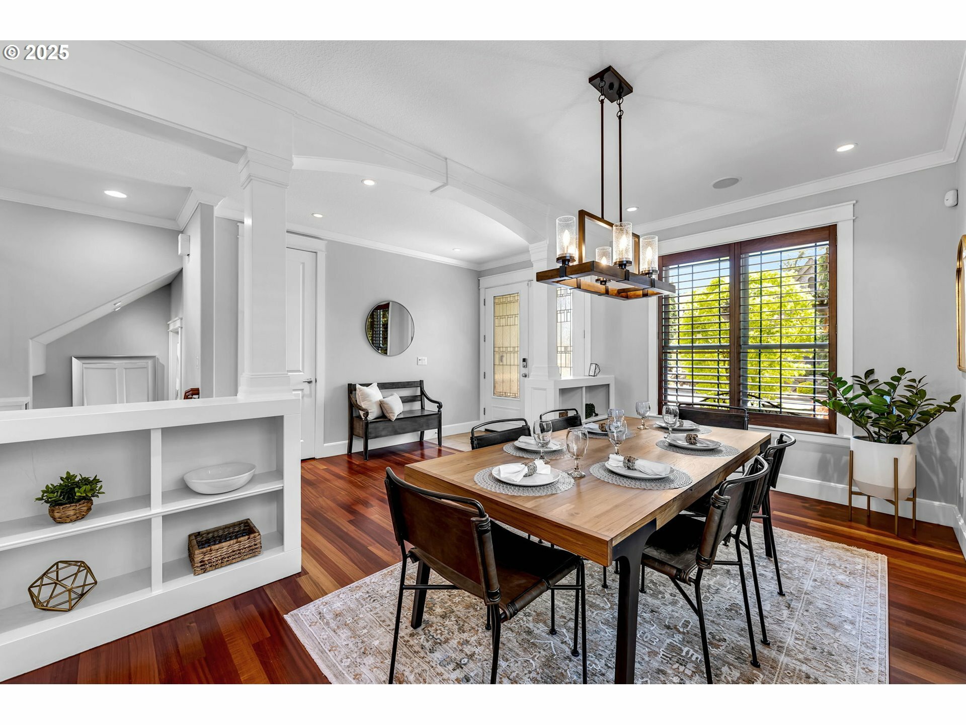 Property Photo: 669 W T St WA 98671
