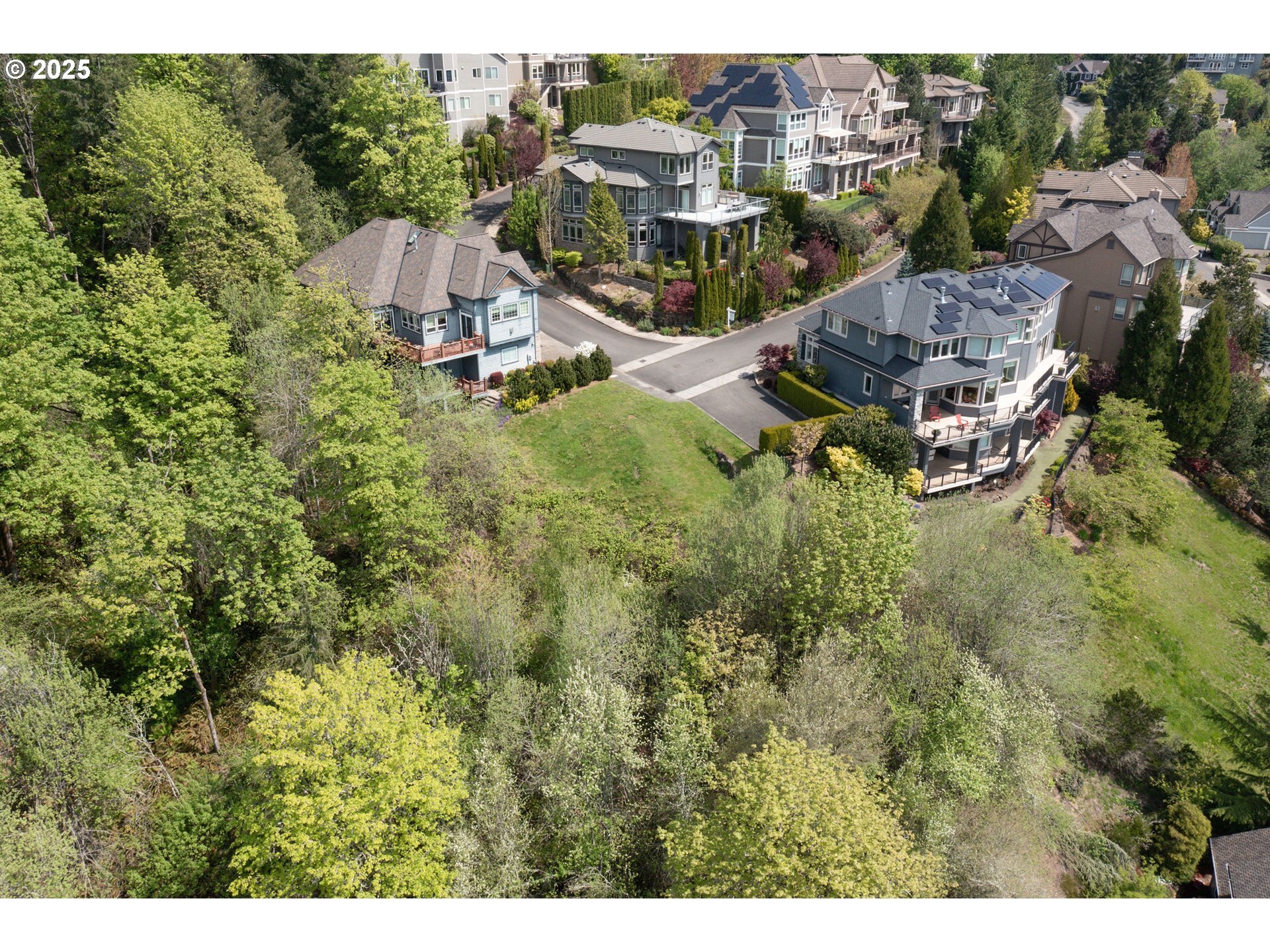 Property Photo: 9948 NW Upton Ct OR 97229