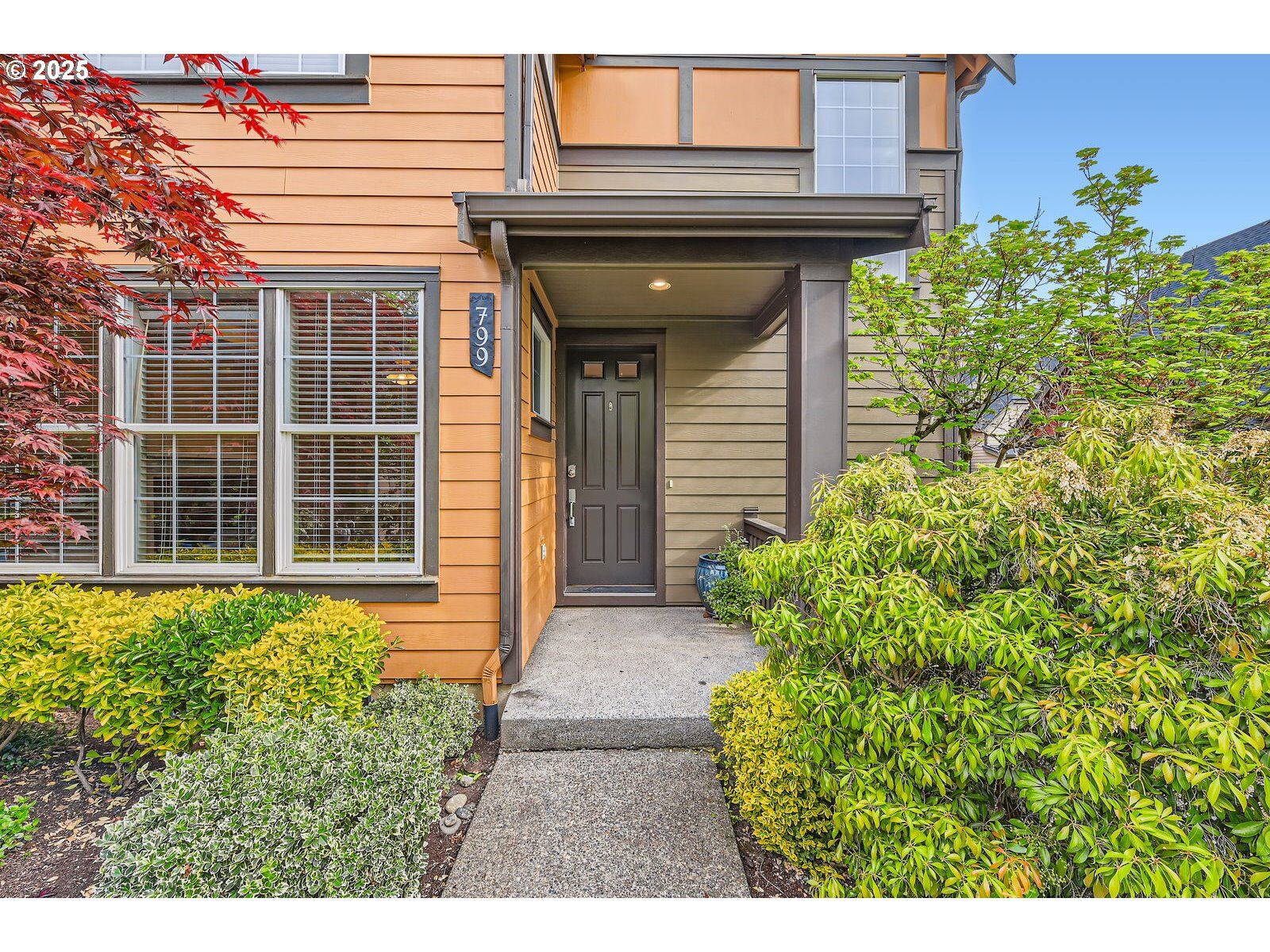 Property Photo: 799 NE 70th Ave OR 97124