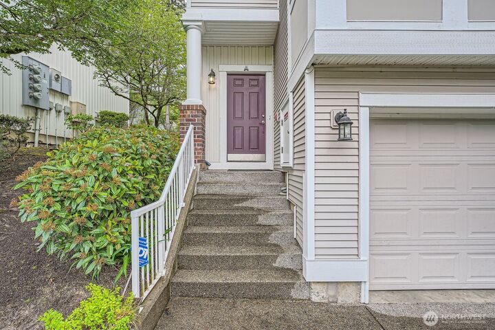 Property Photo:  5030  Davis Place S 18A  WA 98055 