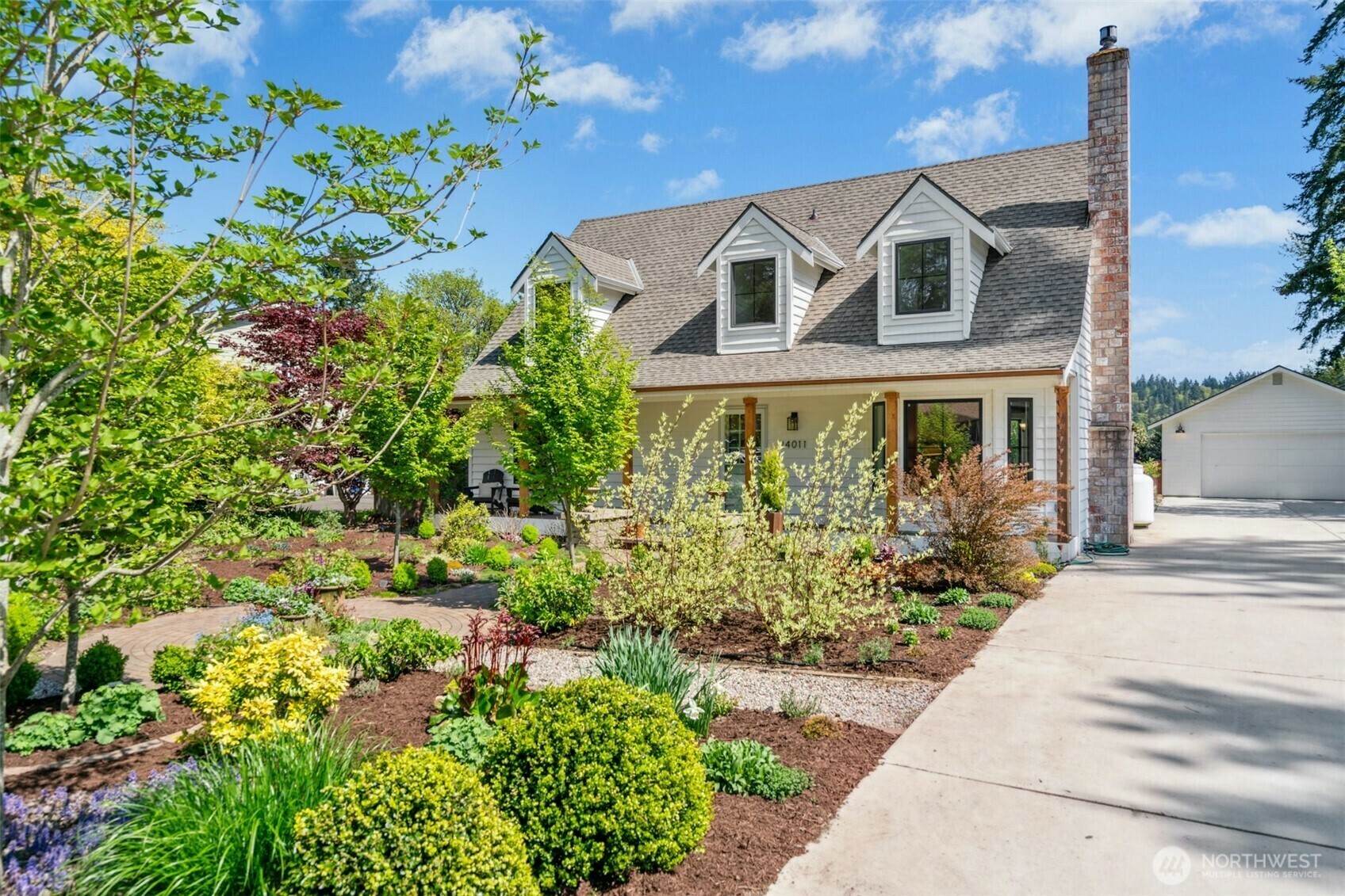 Property Photo: 24011 57th Avenue SE WA 98072