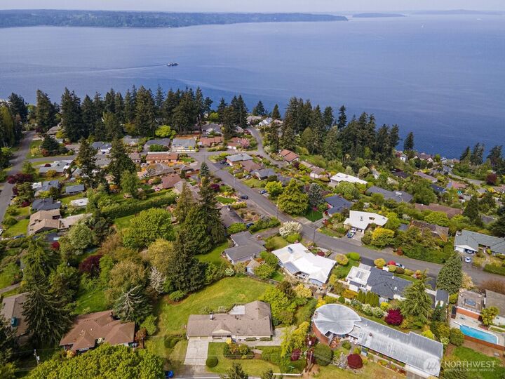 Property Photo: 16765 28th Avenue SW WA 98166