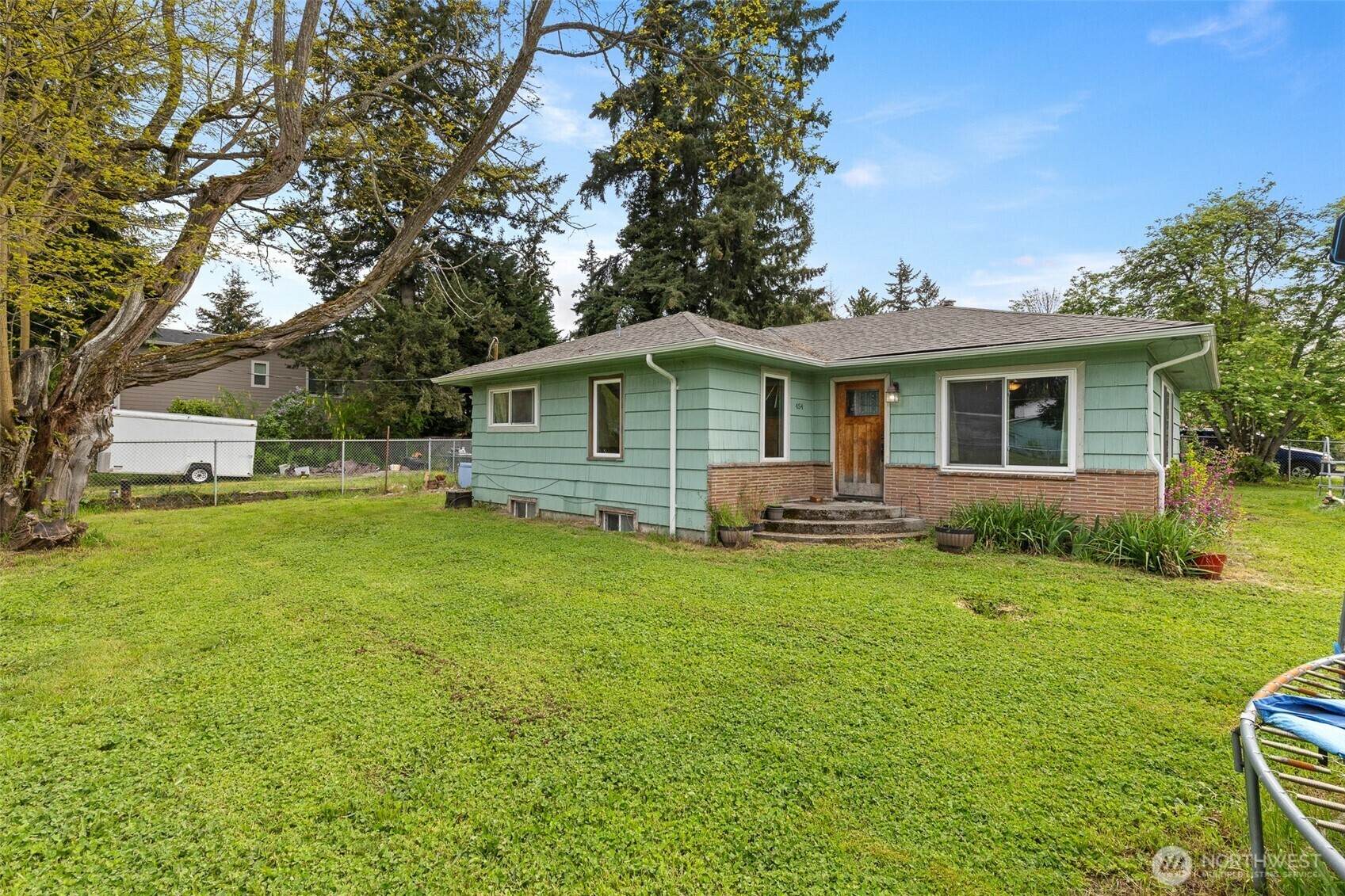 Property Photo: 454 SW 142nd Street WA 98166