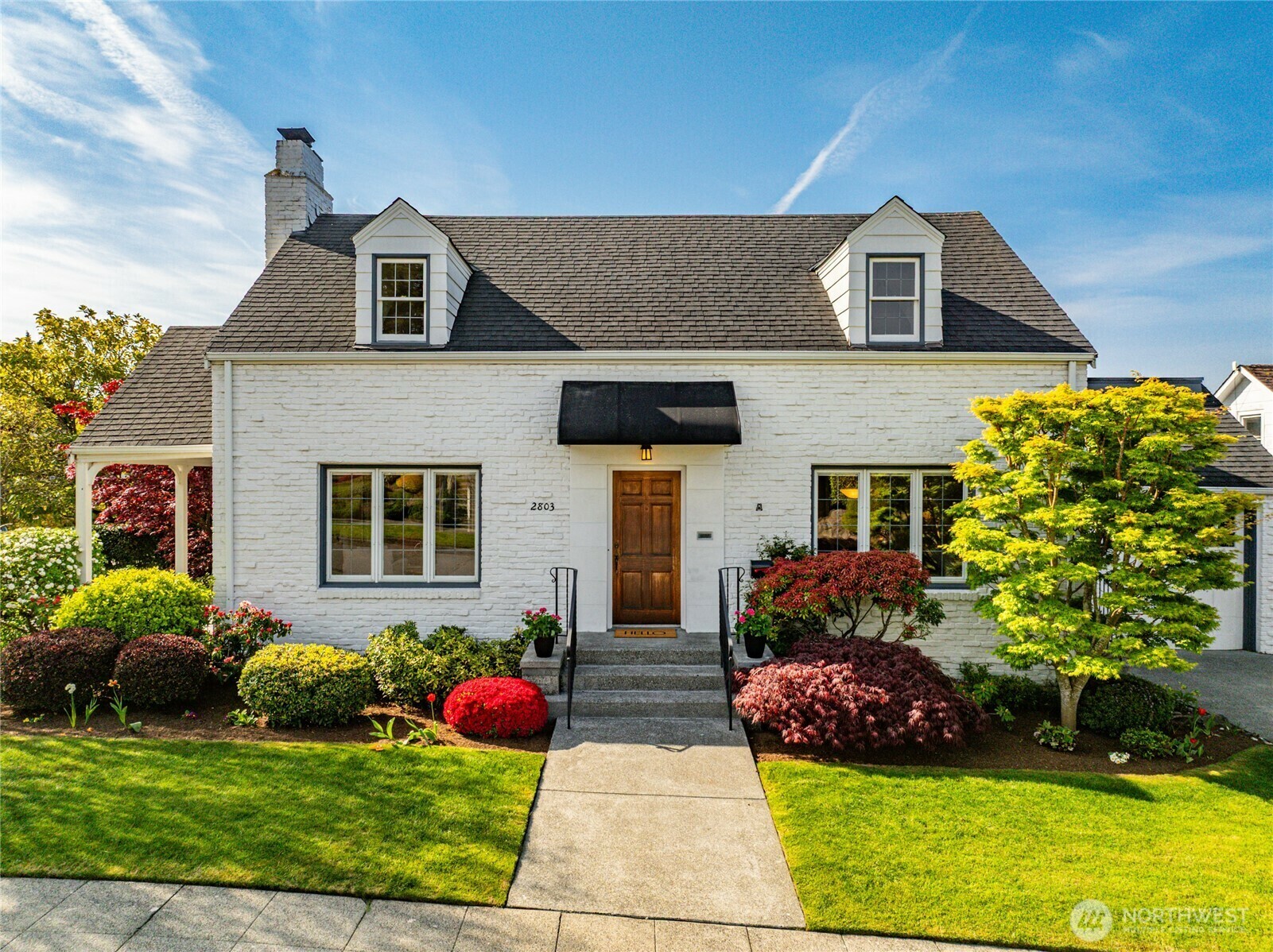 Property Photo: 2803 W Garfield Street WA 98199