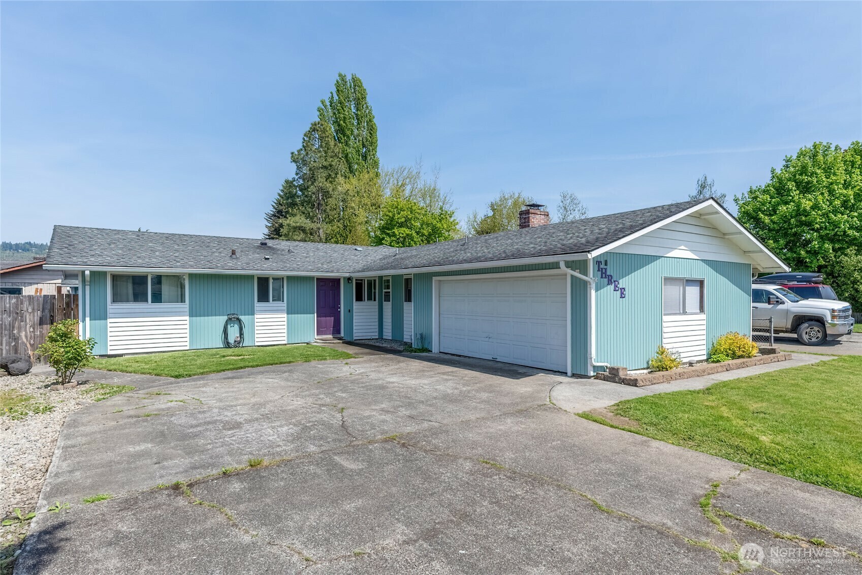 Property Photo: 3 35th Ct WA 98632