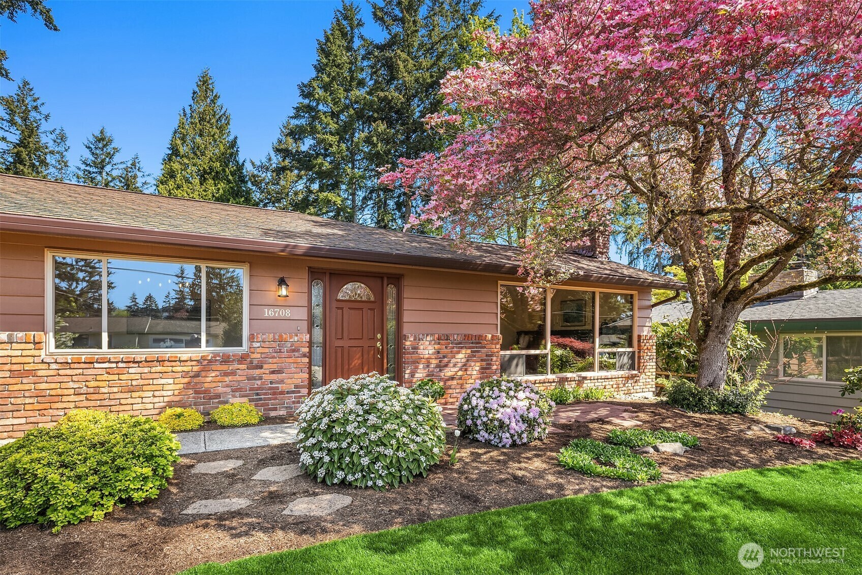 Property Photo: 16708 SE 28th Street WA 98008