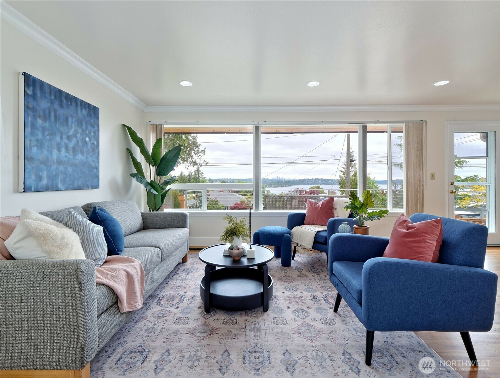 Property Photo: 7024 S Lakeridge Drive WA 98178