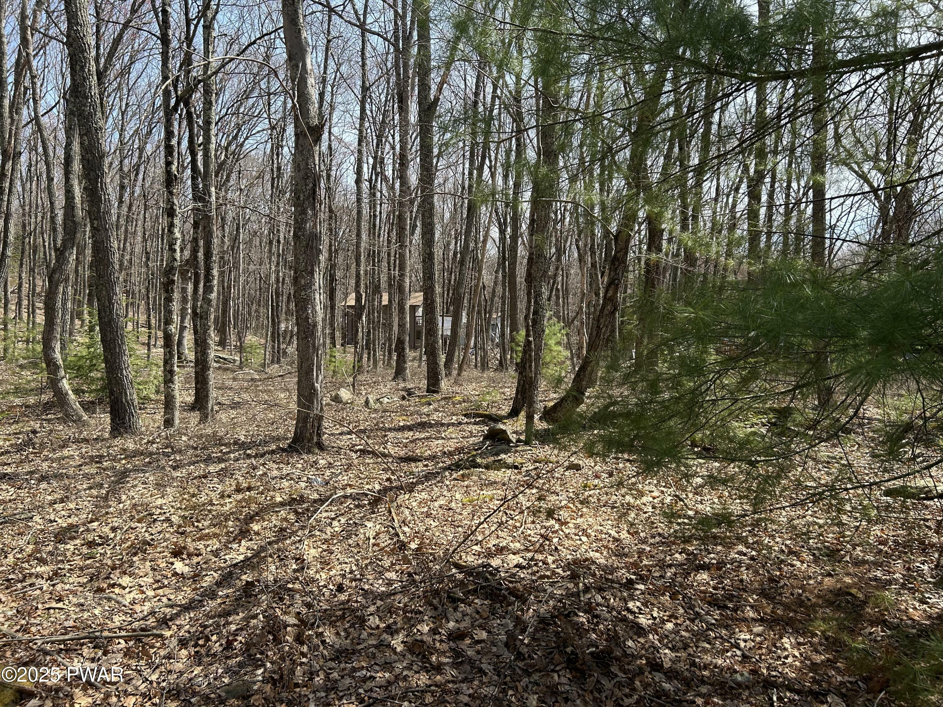 Property Photo: 207 Canterbrook Dr Drive PA 18428
