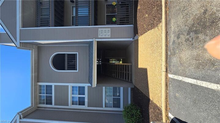 109 Cape Dorey Dr  Hampton VA 23666 photo