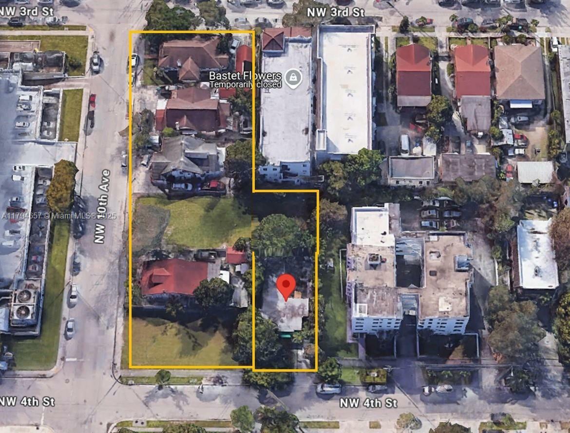 Property Photo:  1020 NW 4th St  FL 33128 