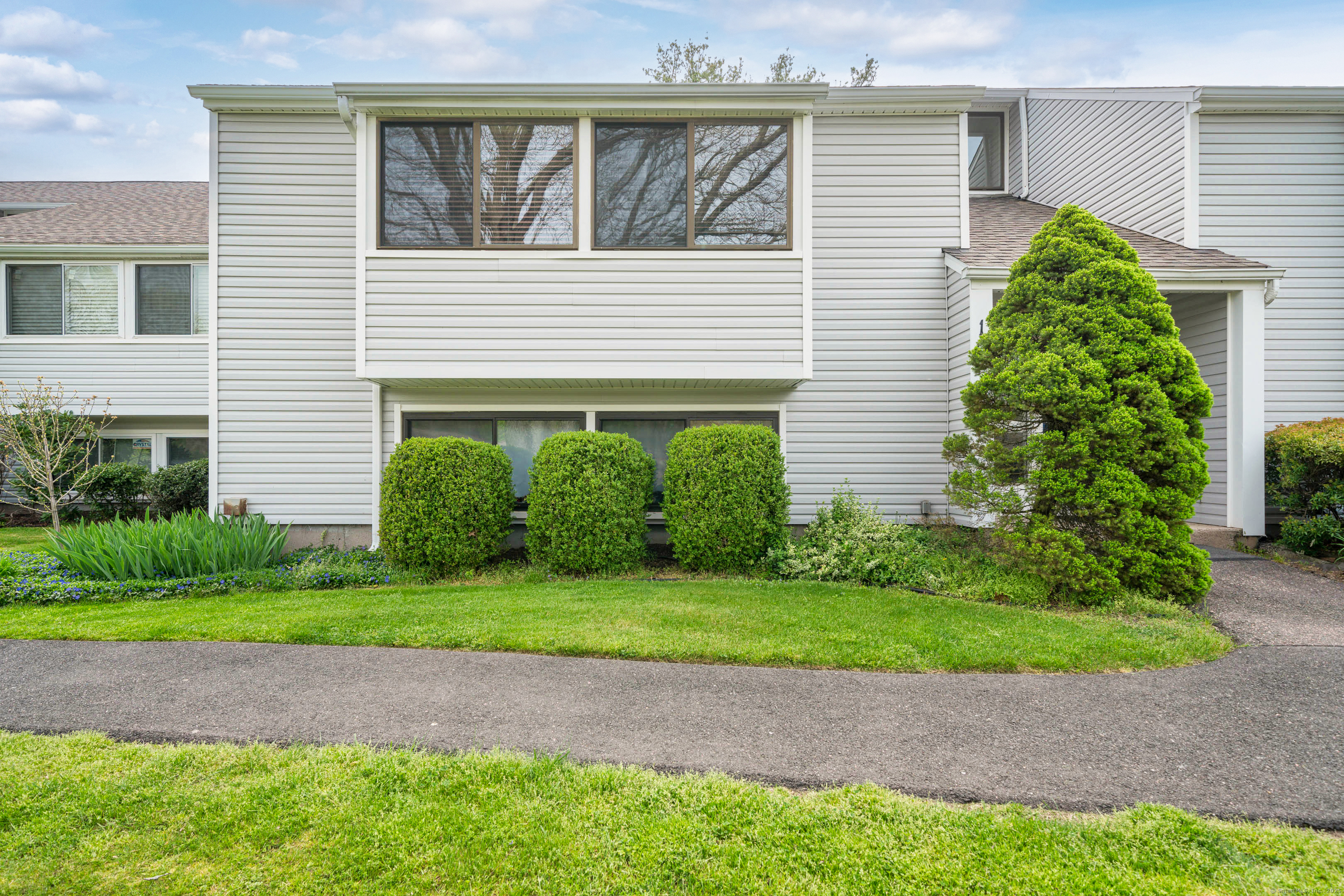 Property Photo: 102 Brookwood Drive Apt C CT 06067