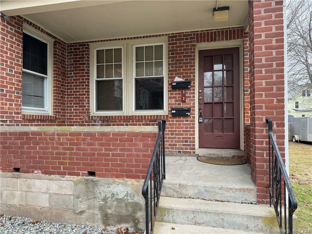 Property Photo: 297-299 Park Street 1fb CT 06516