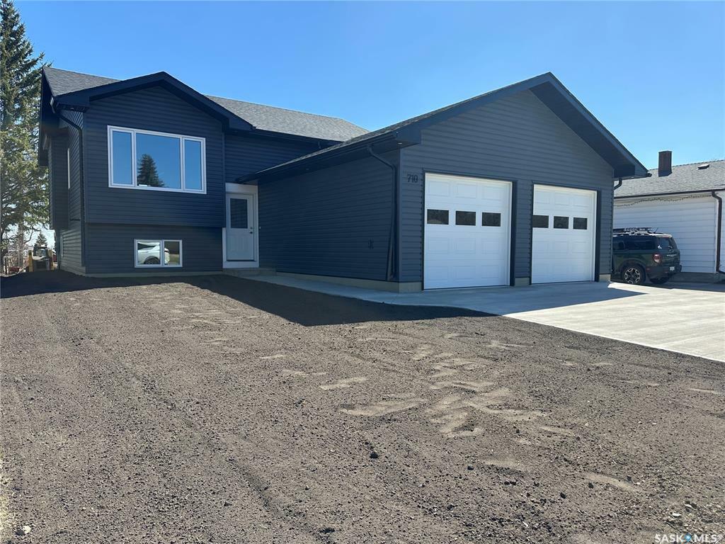Property Photo:  710 3rd Street  SK S0K 2A0 