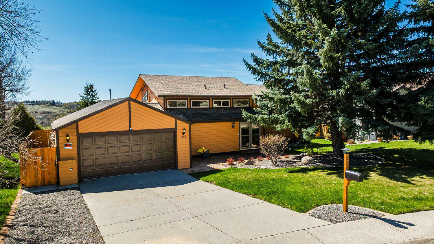 Property Photo: 1798 Meadowlark Lane WY 82801