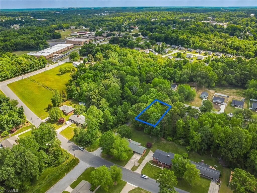 Property Photo:  626 Cable Street  NC 27360 