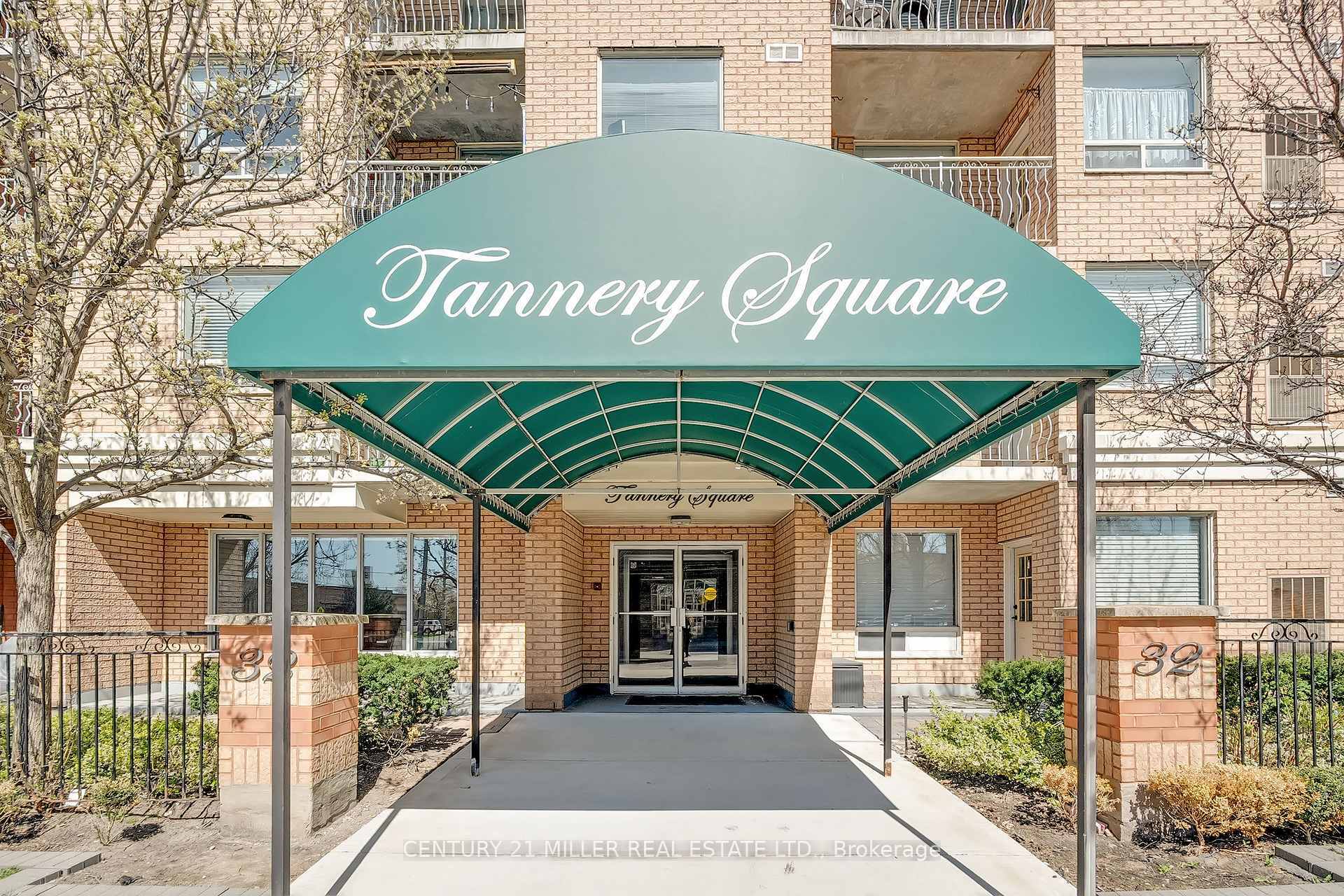 Property Photo: 32 Tannery Street 608 ON L5M 6T6