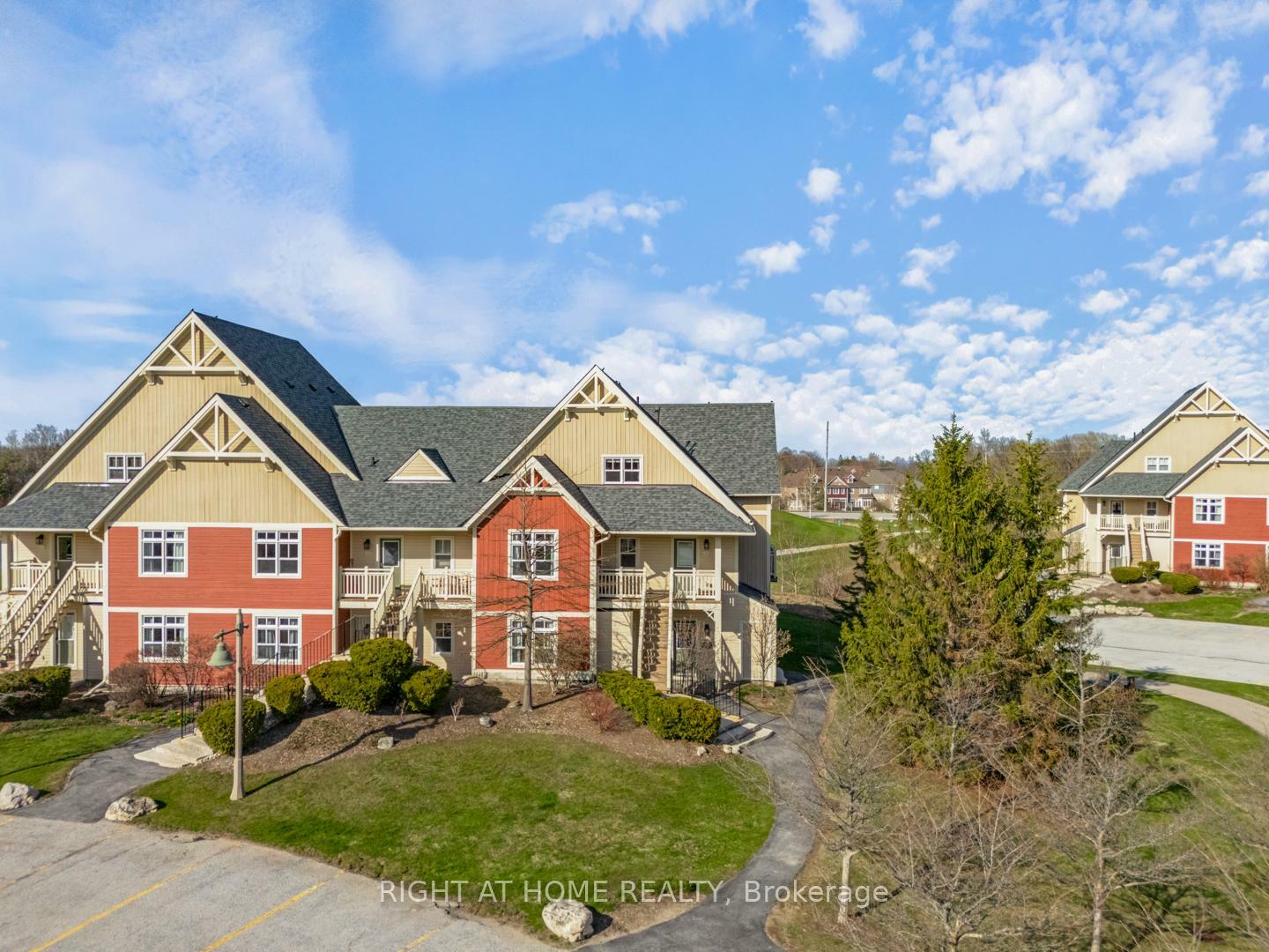 Property Photo: 130 Fairway Court 229 ON N3W 1Y1