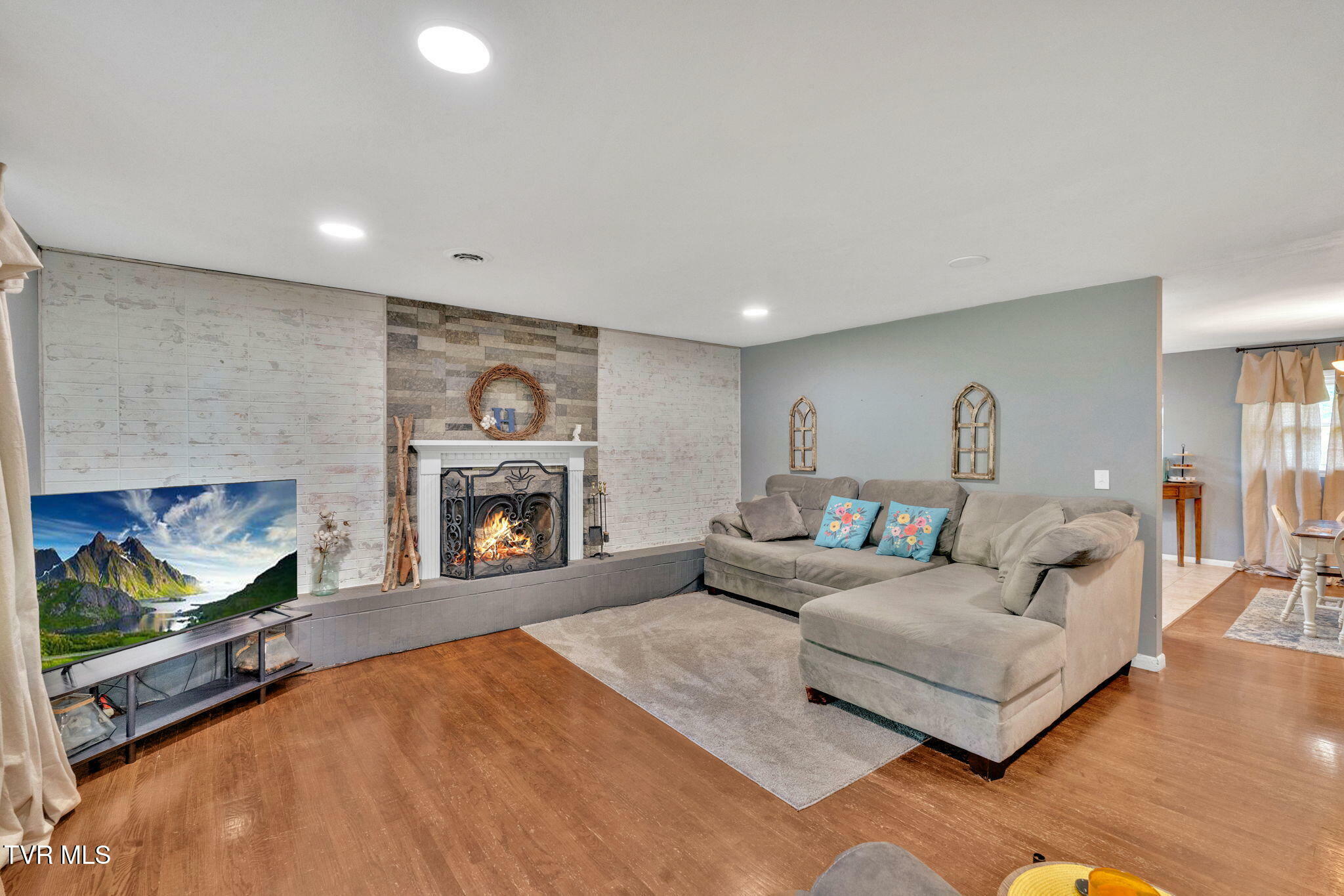 Property Photo: 123 North Lincoln Avenue TN 37659
