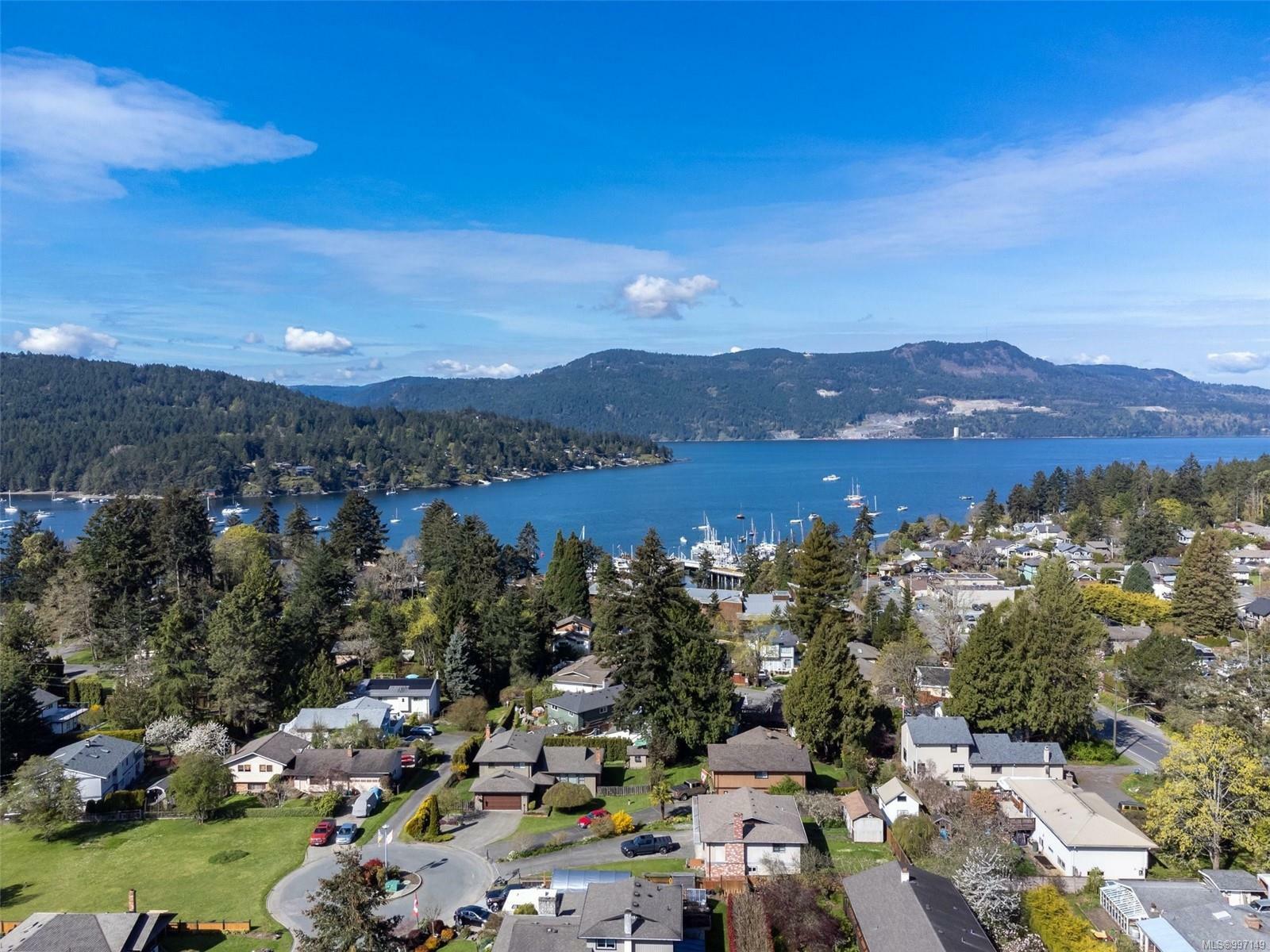 Property Photo: 932 Damelart Way BC V8M 1C2
