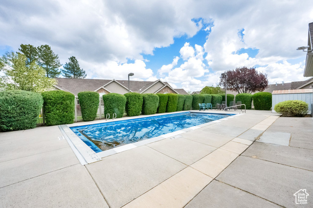 Property Photo: 6953 S Country Home Ln W UT 84084