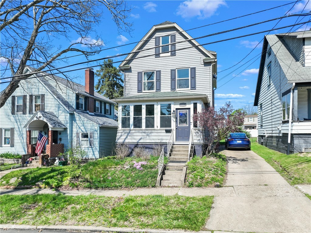 Property Photo: 1118 Montana Ave PA 15065